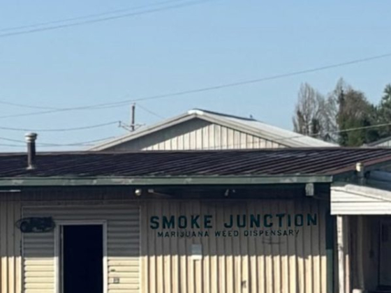Front view of Smoke Junction dispensary