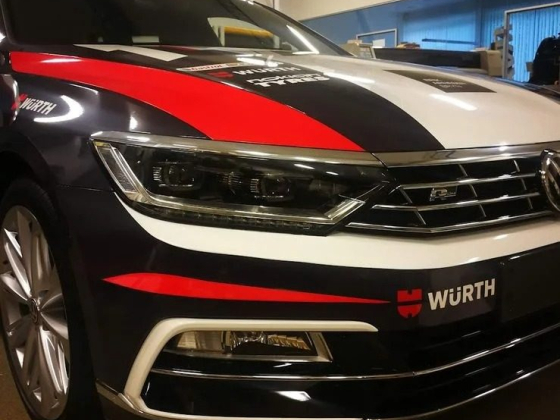 Front view of a race car featuring Würth branding