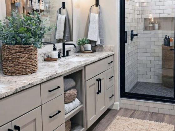 Contemporary bathroom design with plant decor