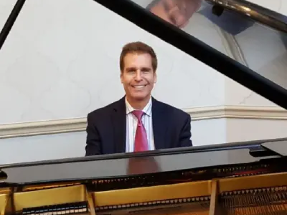 Arnie Abrams Pianist